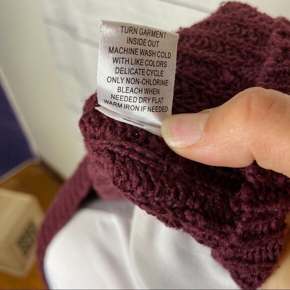 Brandy Melville maroon one size loose knit sweater - Picture 7 of 7